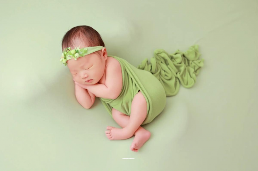 武夷山宝宝拍嗝吐奶